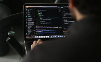 Рабочее место IT laptop ноутбук
